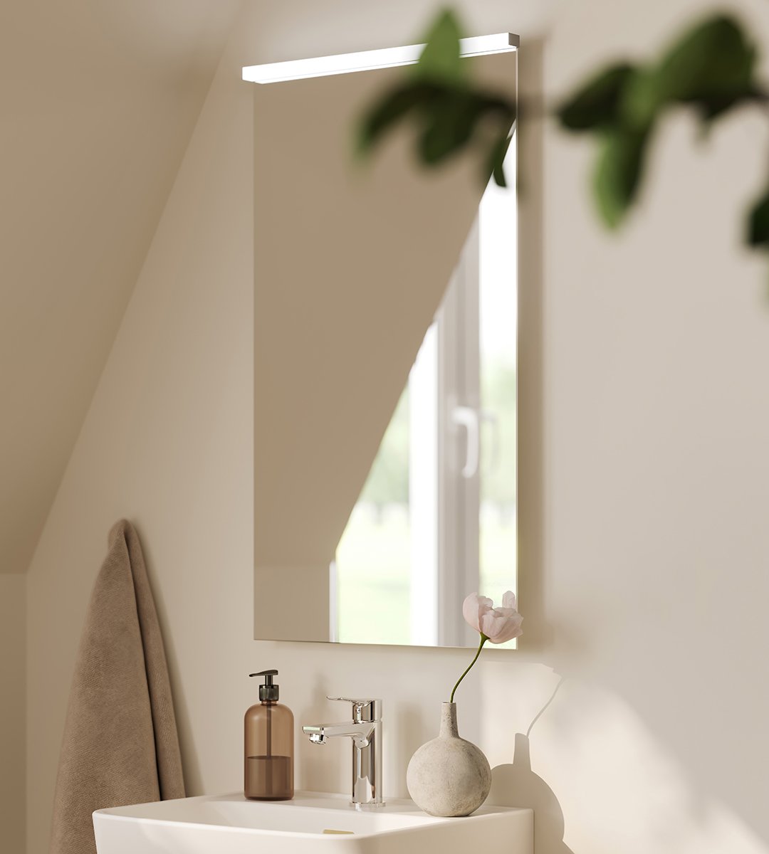 Bloc-allaskaappi ja Tived-peili